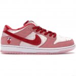 Nike SB Dunk Low StrangeLove Skateboards (Regular Box)